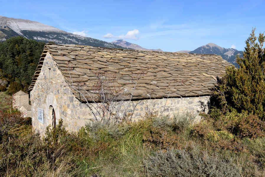 Huesca - Tella 37 - ermita de la Virgen de la Peña.jpg